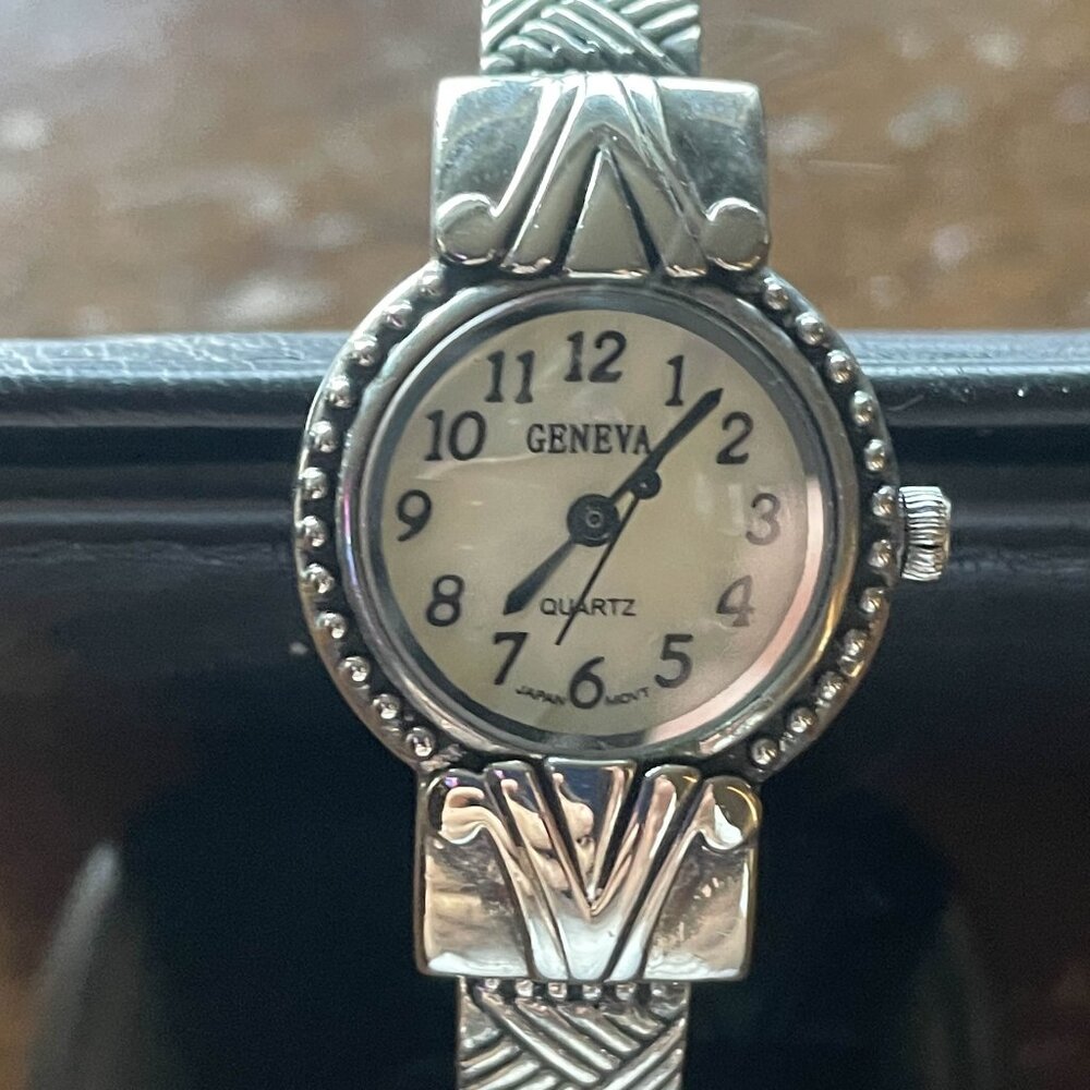 Geneva Cuff-band Women's Watch